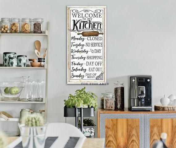 Create a gallery wall to⁢ personalize your eat-in kitchens atmosphere