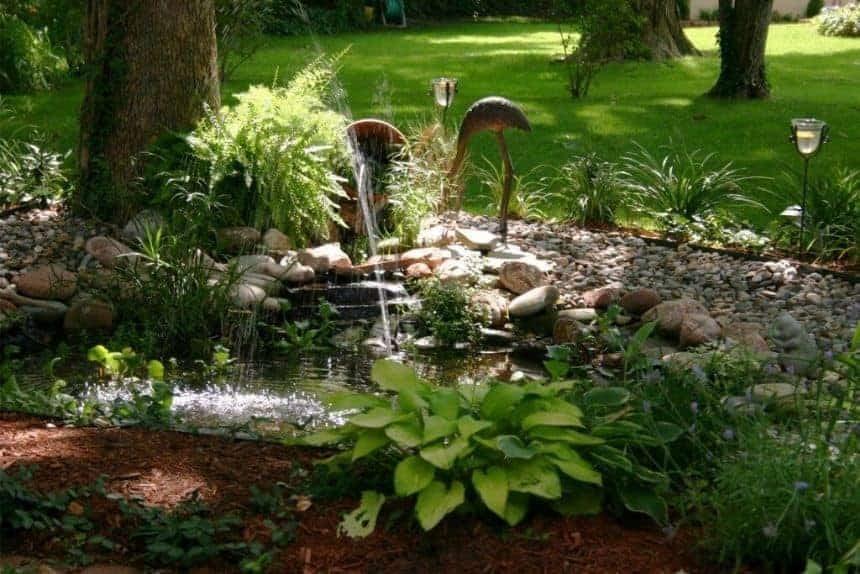 Introduce a water feature for ⁤tranquility ‍in your front⁢ yard ⁢landscaping