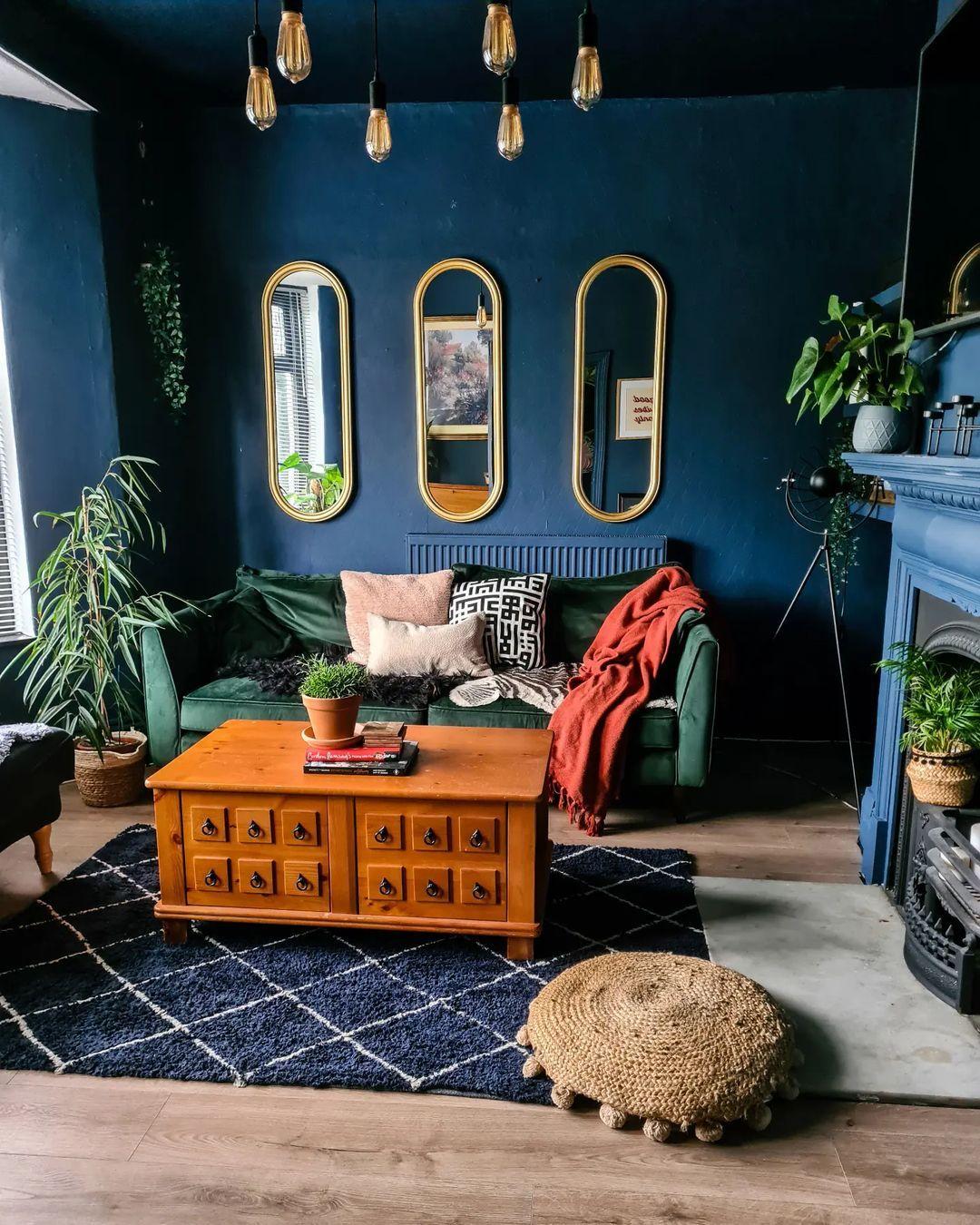 Use whimsical lighting fixtures to ⁤enhance‌ your eclectic‌ living room ⁣charm