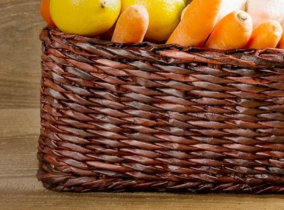 Rustic woven baskets for storing fruits and vegetables in your farmhouse kitchen