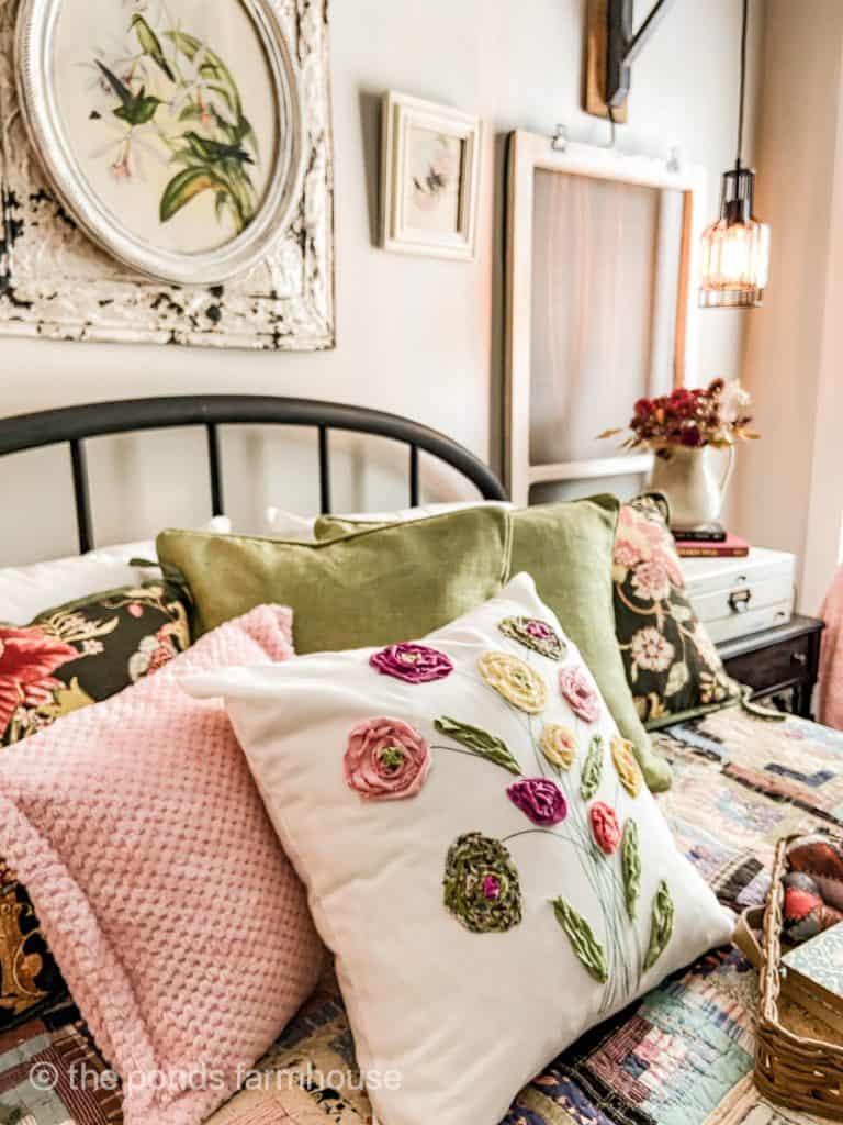 Vintage ⁣bedroom: Curate antique pieces for timeless⁣ charm and nostalgia