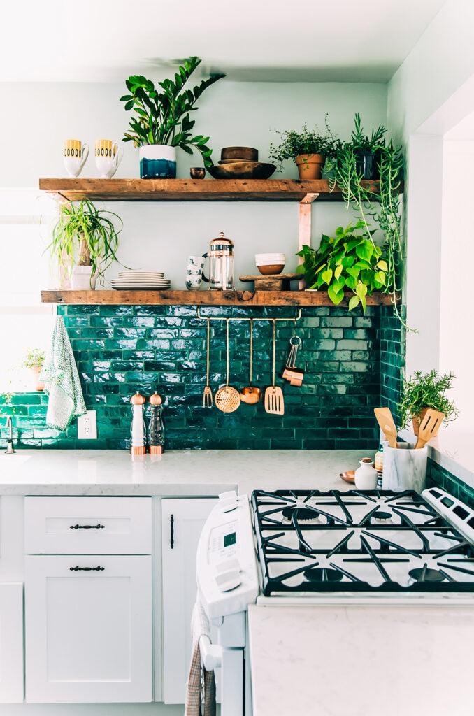 Statement tiles are an artistic⁢ way to add personality to your ​kitchen backsplash