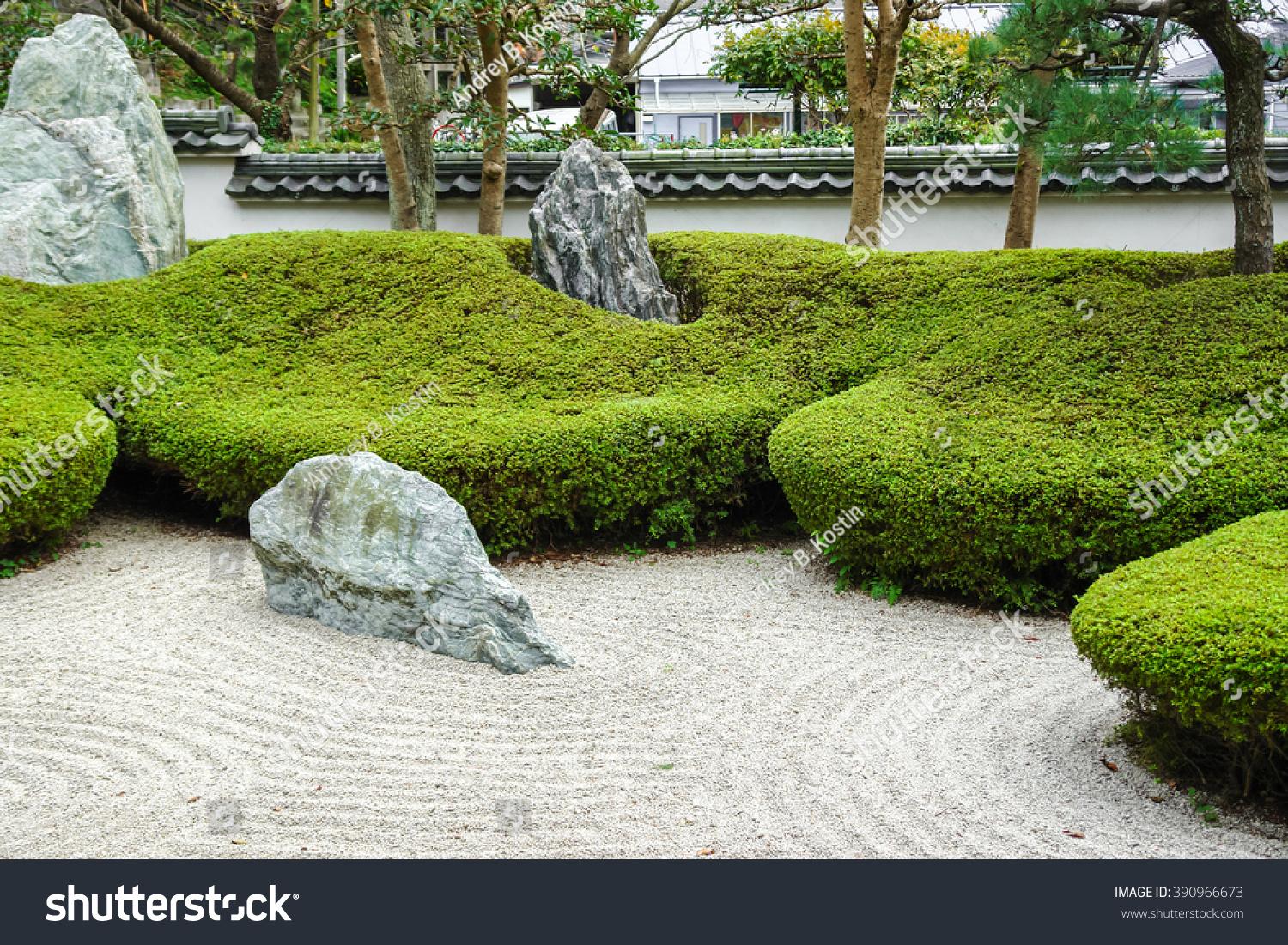 Soft moss carpets the ground, inviting peace‍ in‍ your ‌Zen⁤ Garden retreat