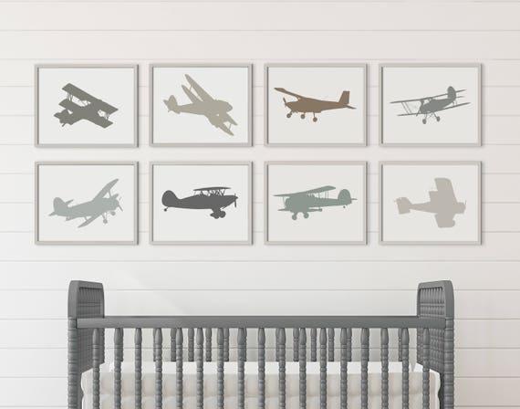 Vintage⁢ Airplanes: Transform your Boy Nursery with ​classic aviation-inspired‌ décor and colors