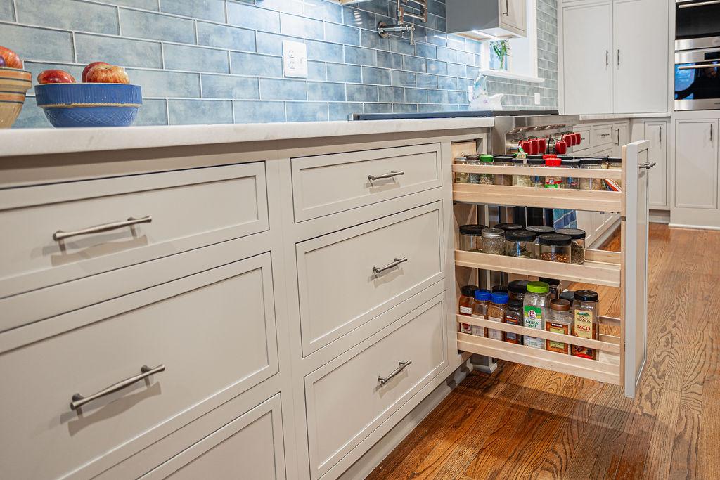 Incorporate a spice‌ rack to keep flavors ⁤handy in your galley kitchen