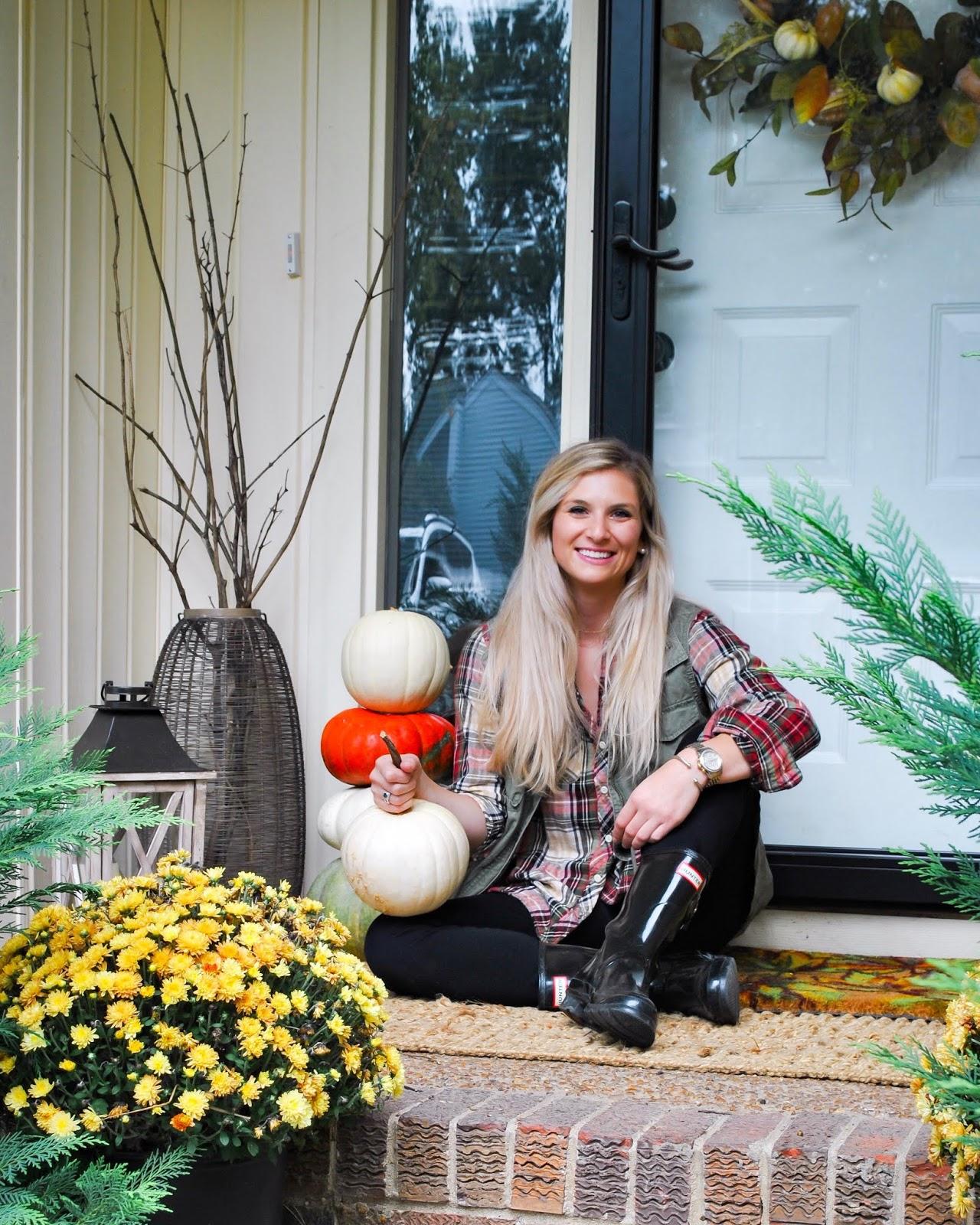 Use your screened porch for ‍seasonal decorations and celebrations