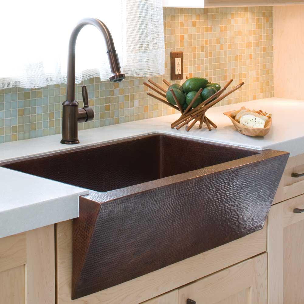 Incorporate‍ a⁣ farmhouse sink for both style and practicality in your Farmhouse Kitchen