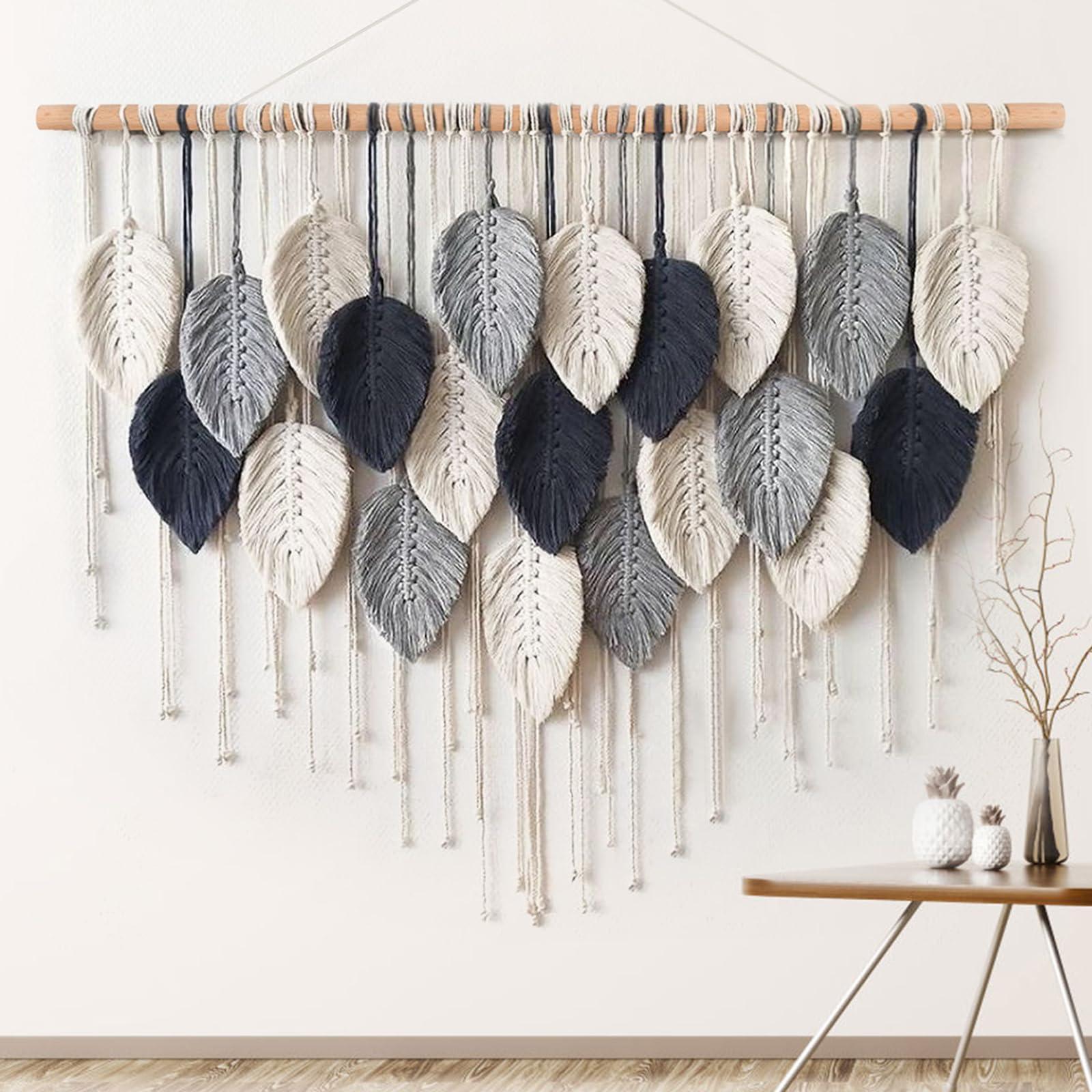 Use macramé wall hangings to introduce texture into your ⁢Boho Living‌ Room