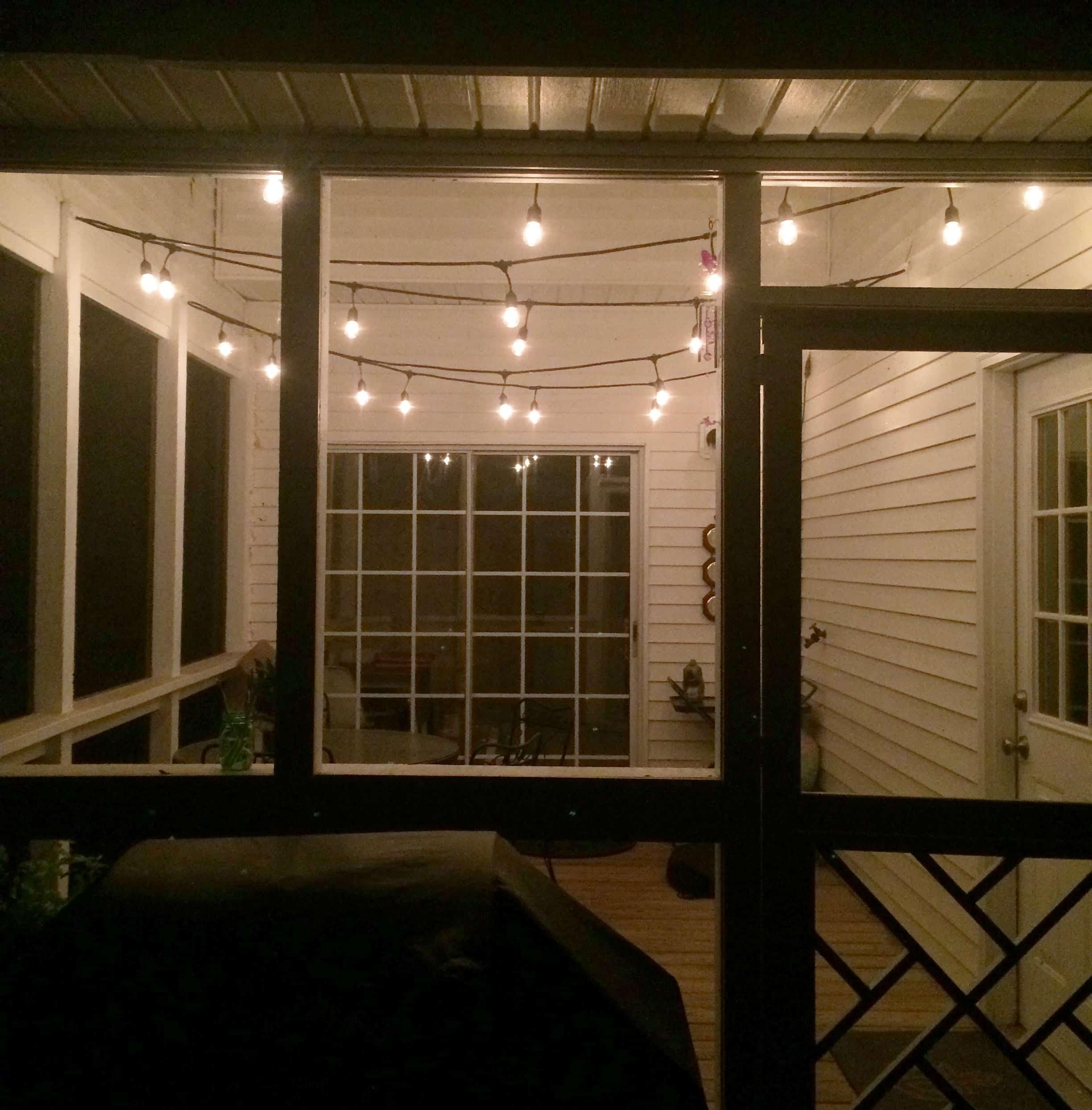 Add hanging fairy lights to your screened​ porch for ⁣enchanting evening ambiance