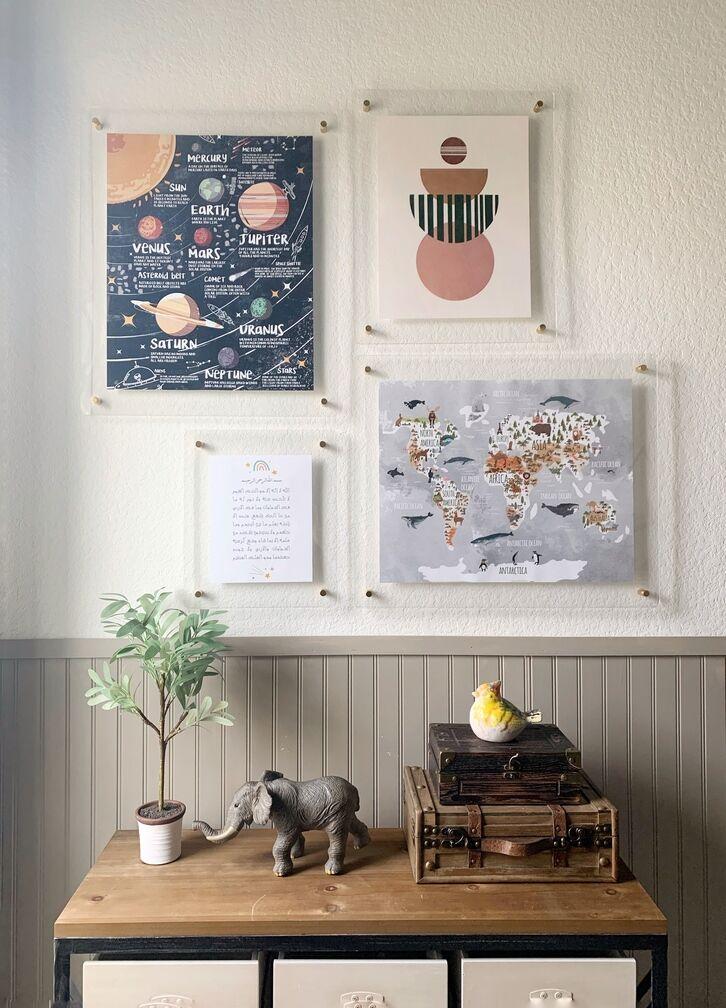 A gallery wall features cherished⁤ family photos in the nursery nook