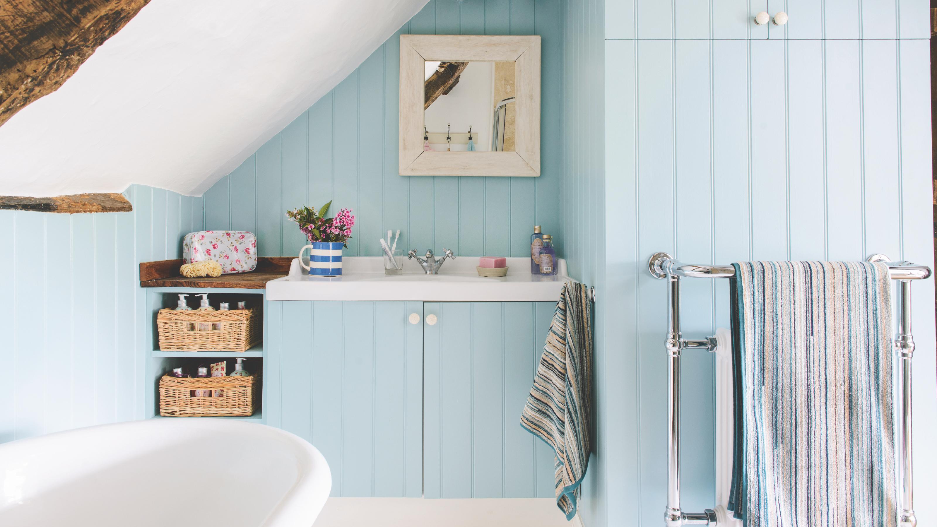 Coastal bathroom vibes: Bring in ⁣serene blues ​and natural textures for tranquility