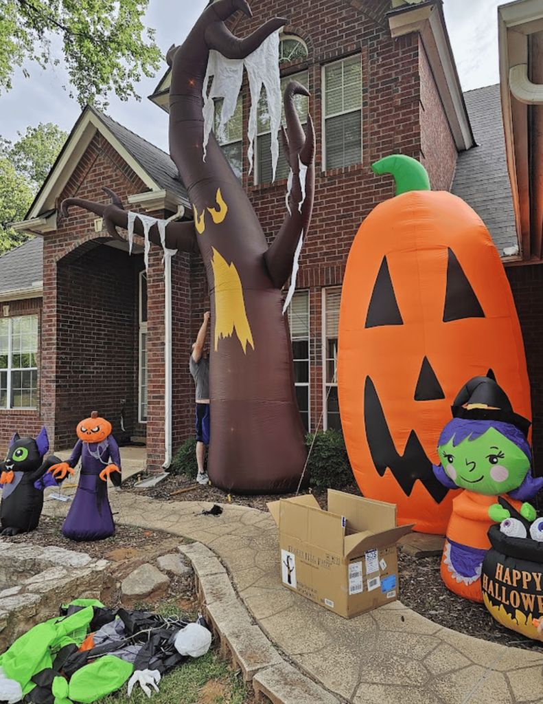 Halloween-Inflatables-Decor.png