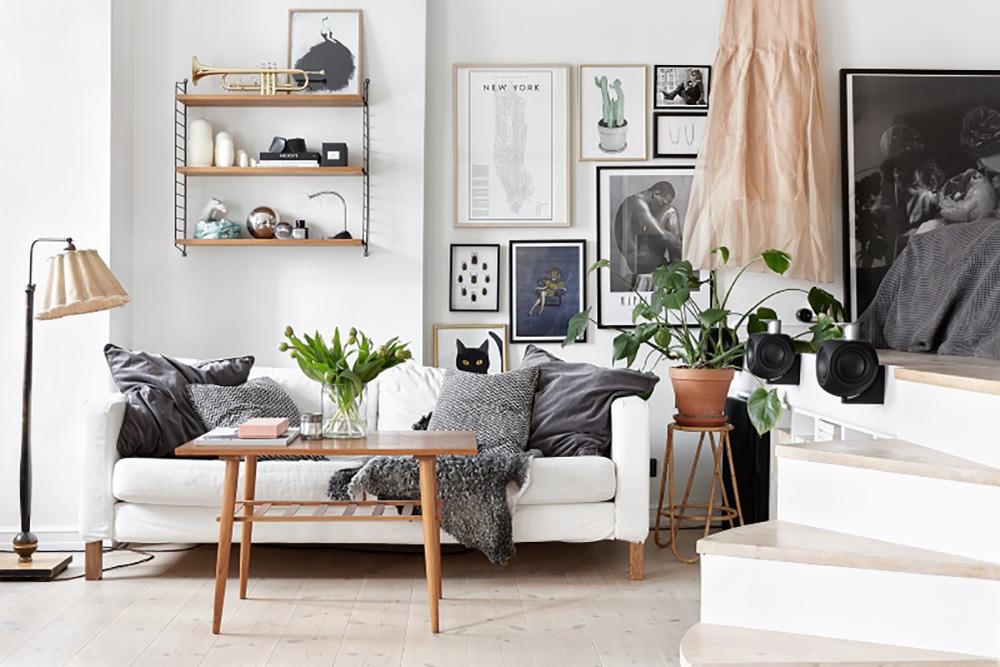 Natural wood accents for warmth and earthiness in your Boho Living Room