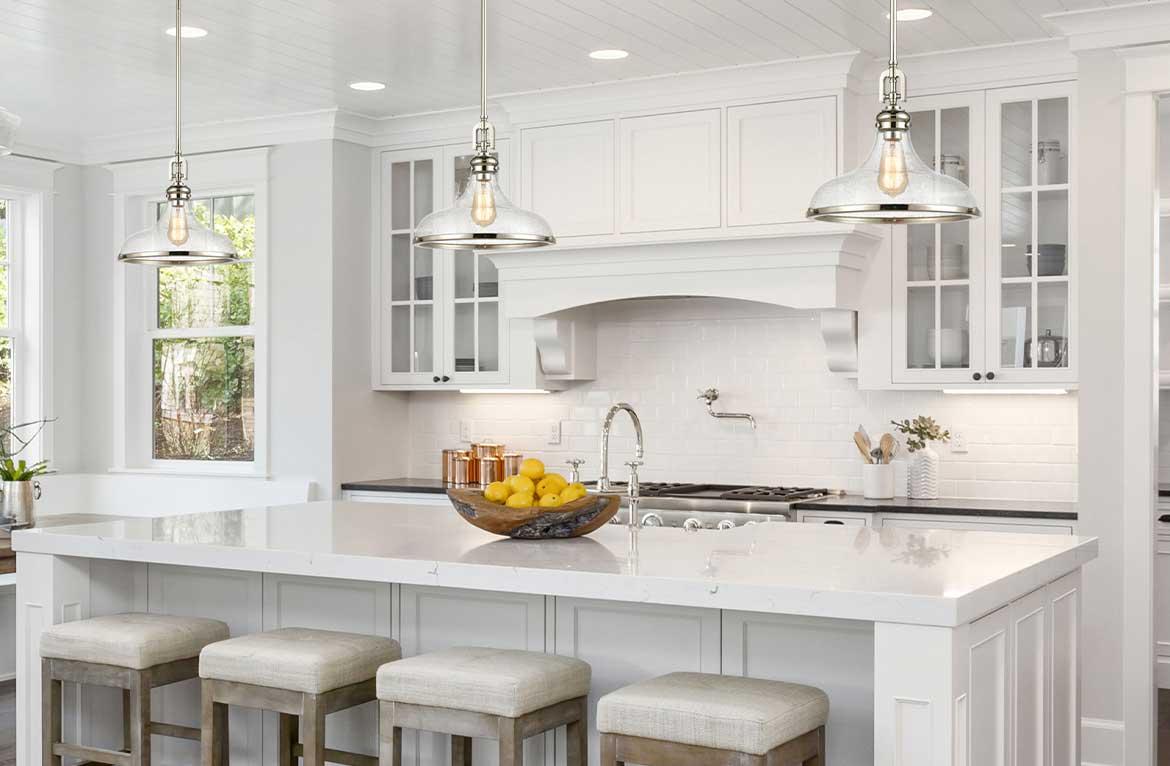 Pendant⁤ lighting fixtures‍ illuminate your⁤ farmhouse kitchen with a touch of elegance