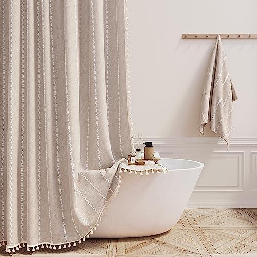 Blend⁣ various textures‌ through textiles like towels‍ and shower curtains