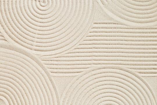 Integrate diverse textures to create visual interest‌ in your⁤ Zen Garden