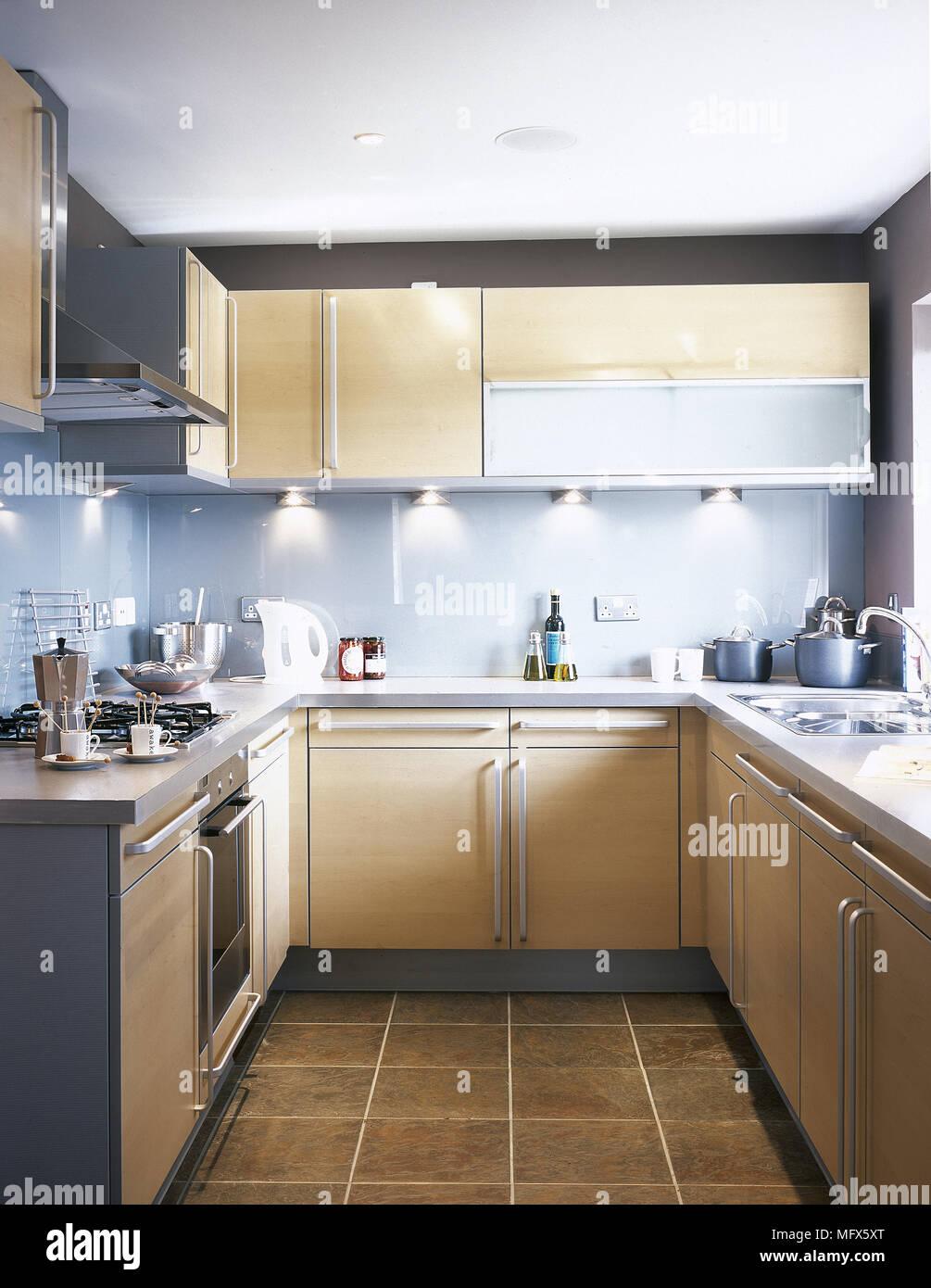 Install lighting‍ under cabinets to ⁢brighten your galley‍ kitchen ‍efficiently