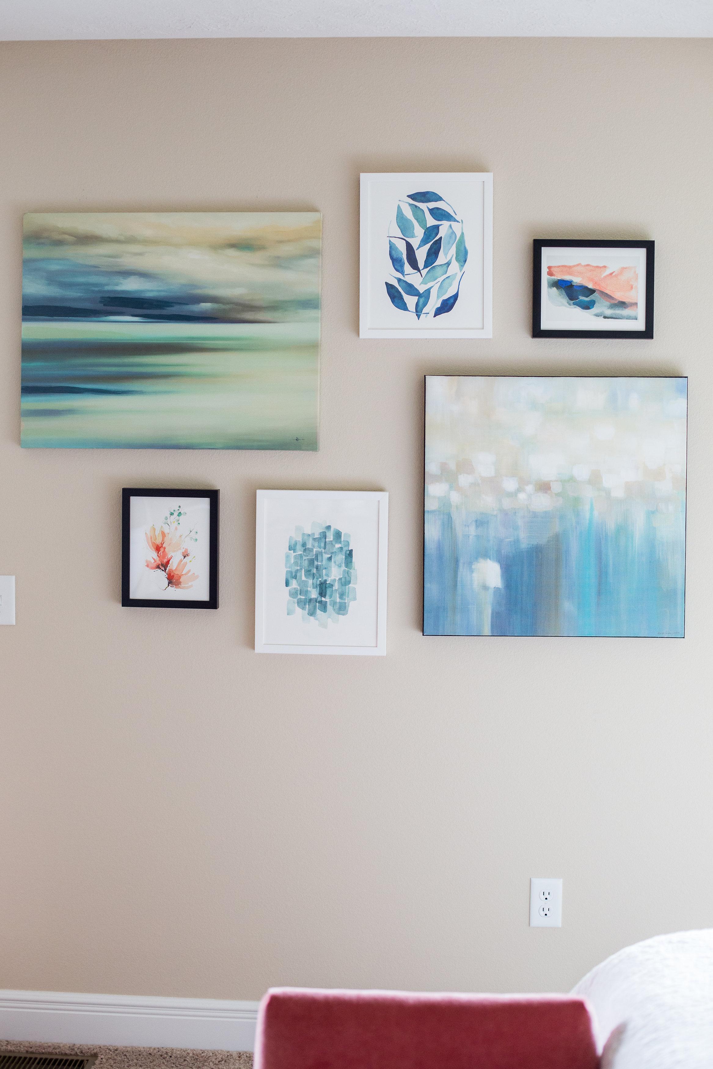 Use ⁢soothing ​artwork to add personality to your minimalist ​bedroom