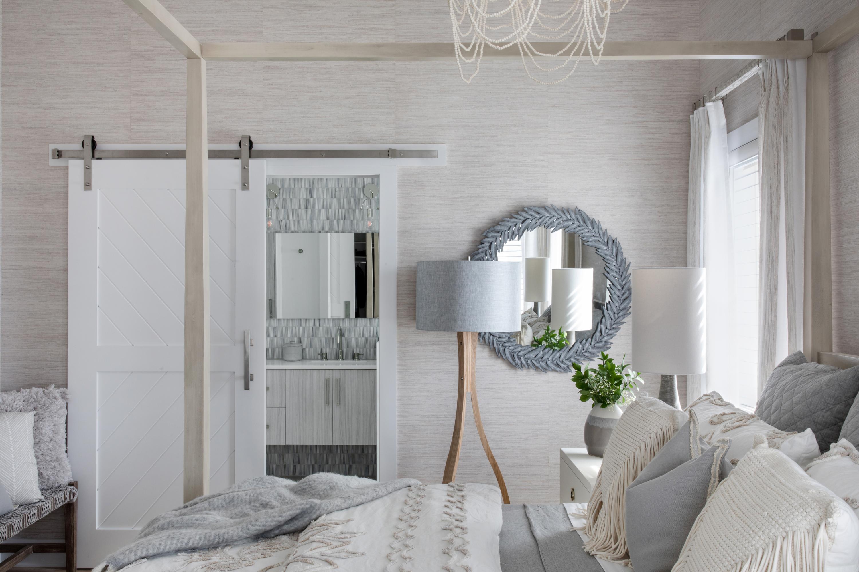 Opt for a wall mirror to​ create an illusion of space in your ‍small bedroom