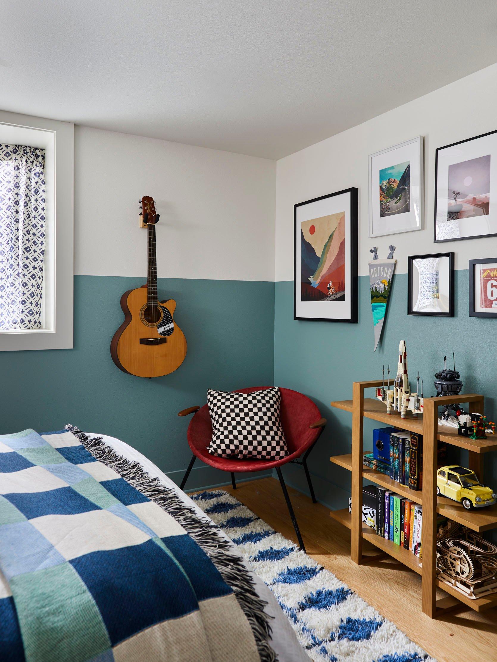 Use bold colors‍ to ⁣energize your teen bedroom space and mood