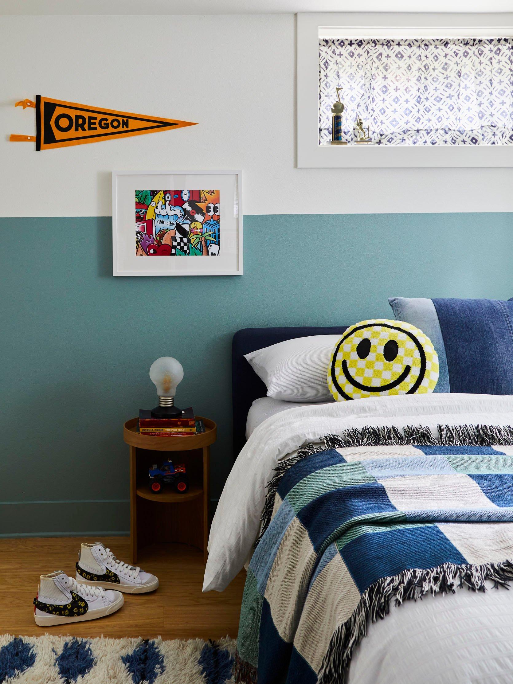 Personalized decor elements showcasing​ your‍ teens unique interests