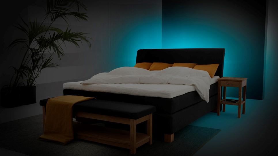 Tech-Savvy Bedroom: Incorporate smart technology for ⁢convenience‍ and modern flair