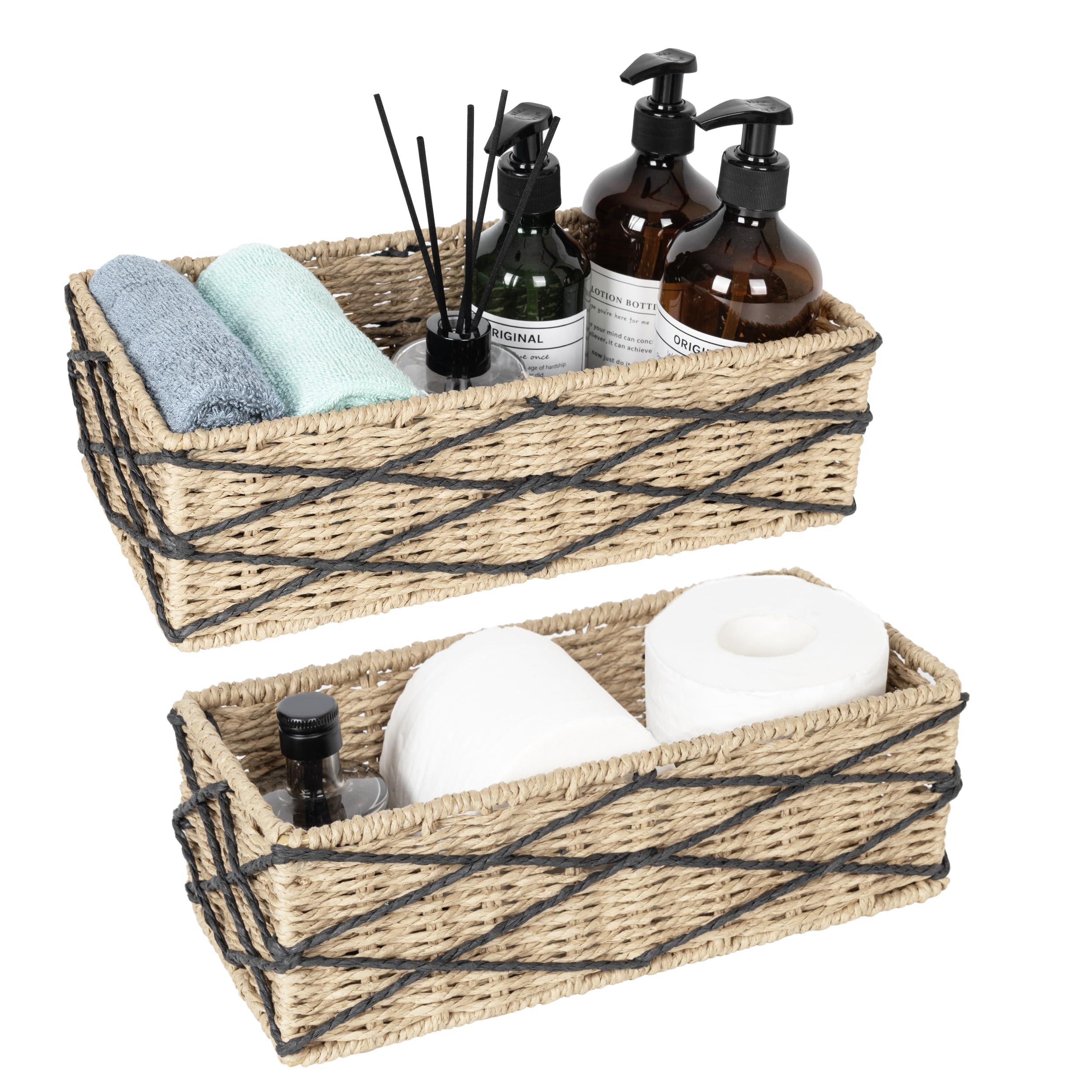 Use woven ⁣baskets ⁤for stylish organization in farmhouse bathrooms