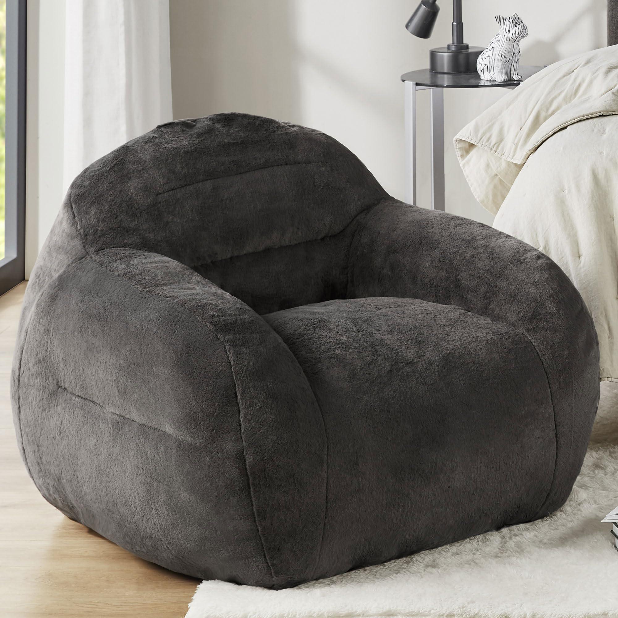 Include a fun, oversized beanbag chair for casual⁤ seating in the​ teen ⁢bedroom