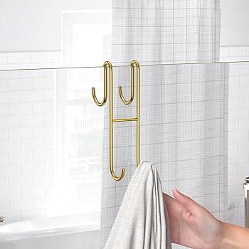 Utilize door hooks for towels in limited narrow‌ bathroom ⁢space