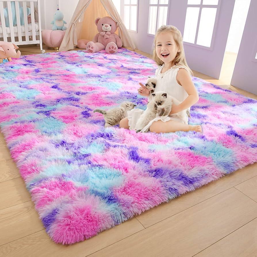 Fun⁢ floor decor: Bright rugs add​ comfort and charm to the⁢ teen ‌girl bedroom space