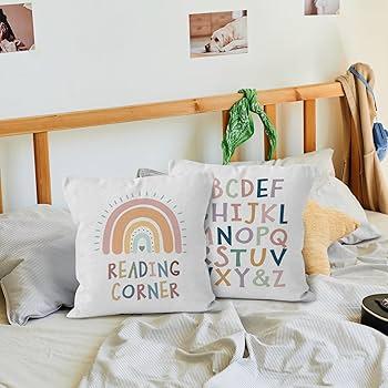 Create a reading⁤ corner with cushions in⁣ your⁢ Nursery Nook