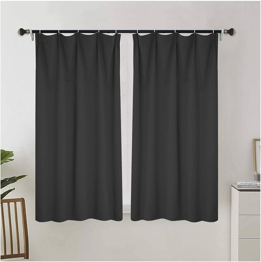 Use blackout curtains⁣ for better‌ sleep and daytime relaxation ⁤in your teen‍ bedroom