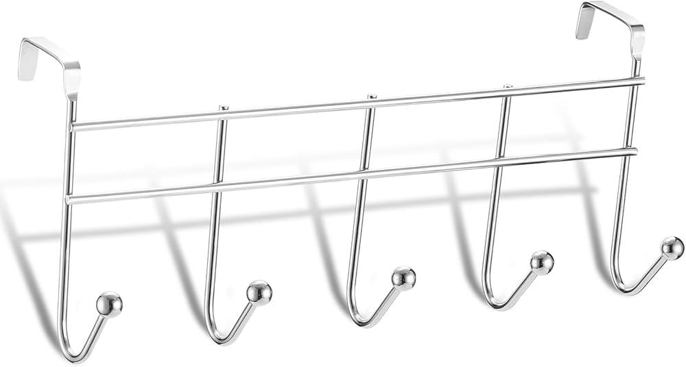 Hang hooks ⁢for ⁢towels and accessories, ‌saving space in⁢ small bathrooms