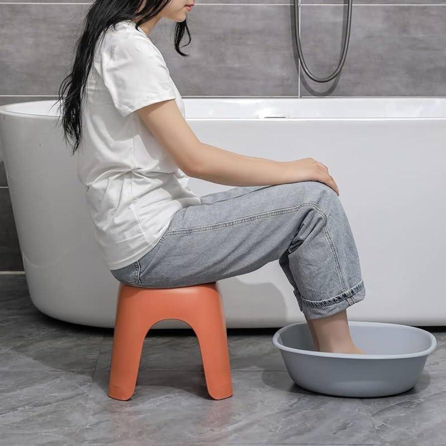 Incorporate a small ⁣stool for seating in your ​narrow ‍bathroom