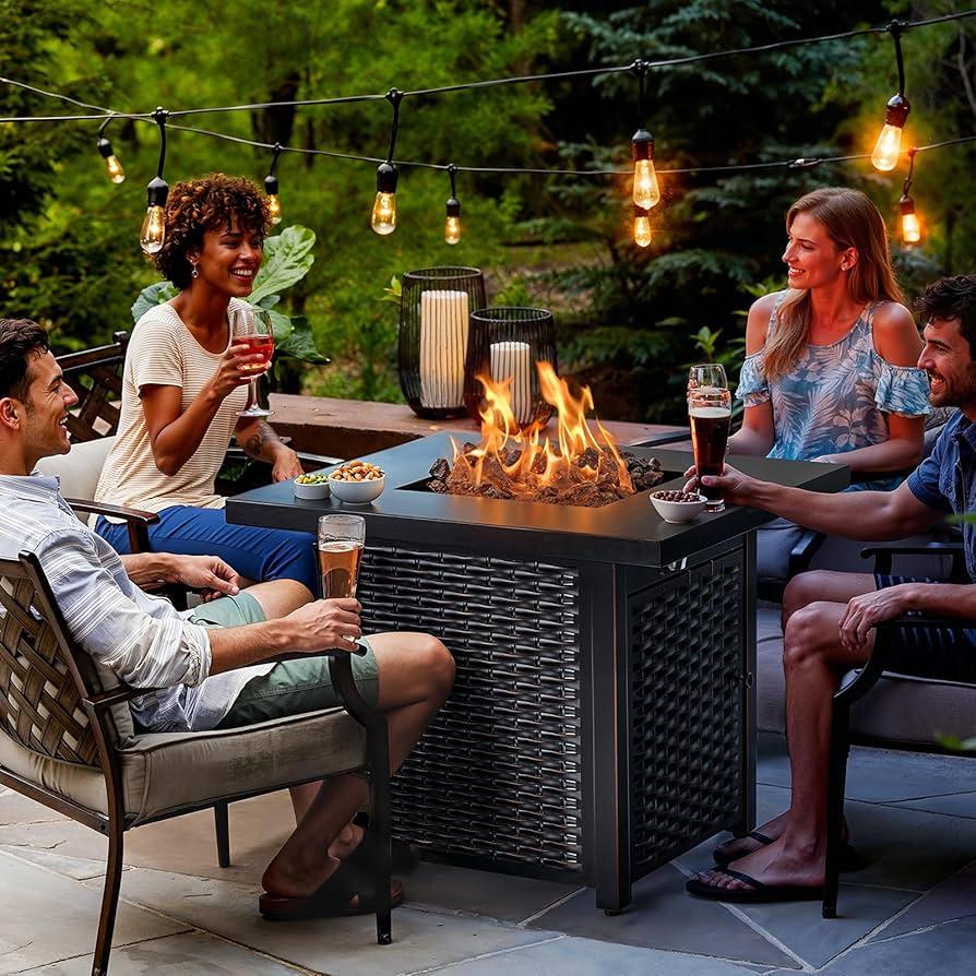 Incorporate a fire pit table to⁣ gather around on cool evenings in⁣ your screened porch