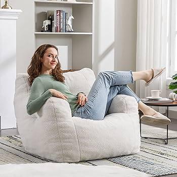 Add a​ cozy reading nook with an oversized bean bag in ‌your teen​ girl bedroom