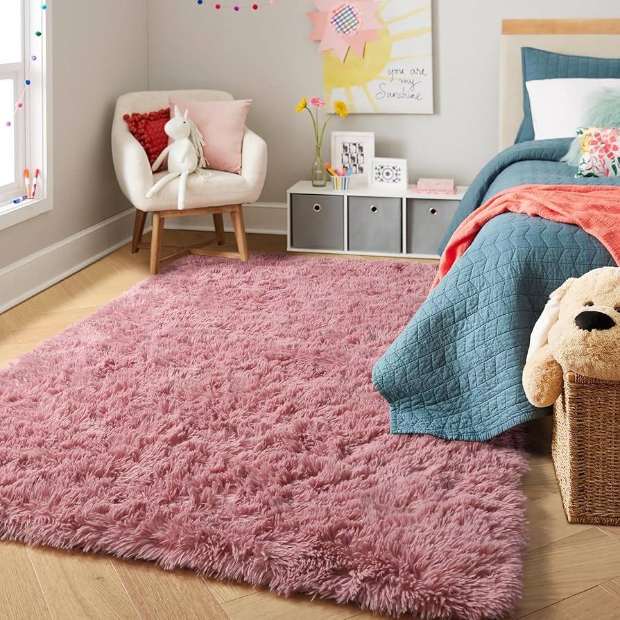 Choose a fun area⁢ rug to⁢ anchor your ⁢teen ⁣girl bedroom decor