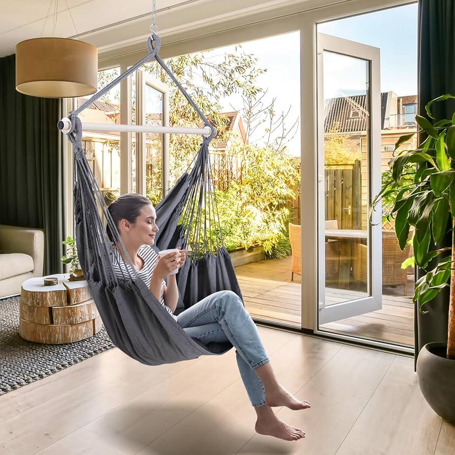 A hammock or swinging ​chair for ⁢ultimate relaxation on your screened porch