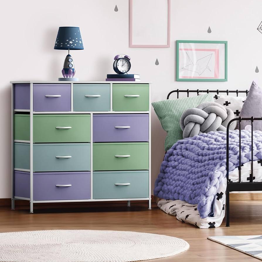 Use ⁤colorful storage​ bins to‍ keep the Teen ⁢Girl ​Bedroom ‌organized