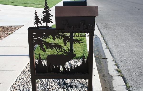 Install a unique mailbox design that‍ complements your‌ front yard landscaping theme