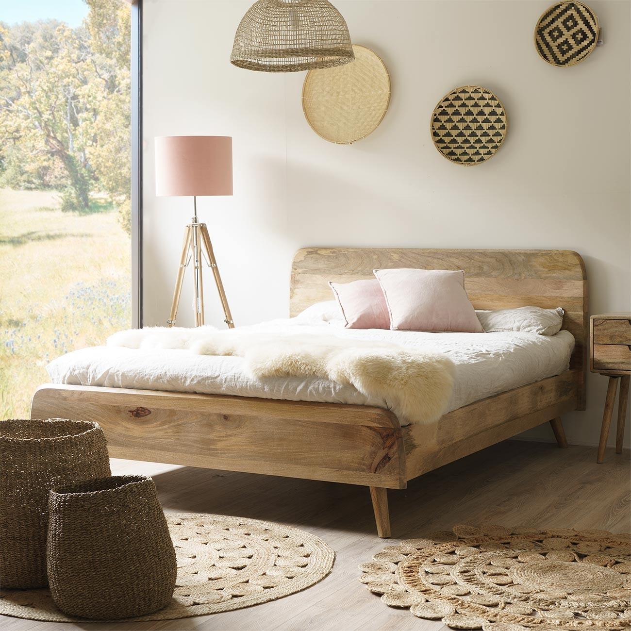 Bedroom Trend: Light⁤ wood finishes promote a ‍fresh, airy feel