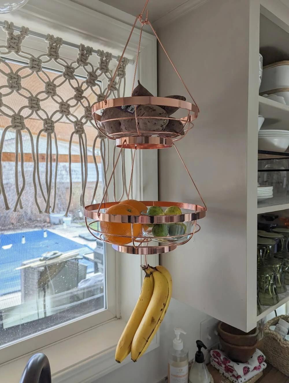 Utilize the ‍ceiling for hanging storage in your galley kitchen