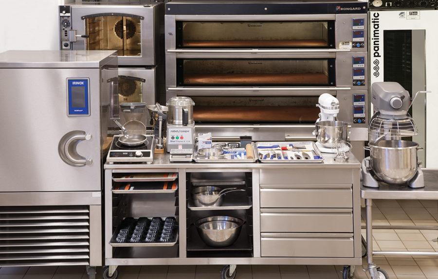 Culinary stations: Designate specific zones for⁣ prep, cooking, ​and‍ plating⁢ to streamline your workflow