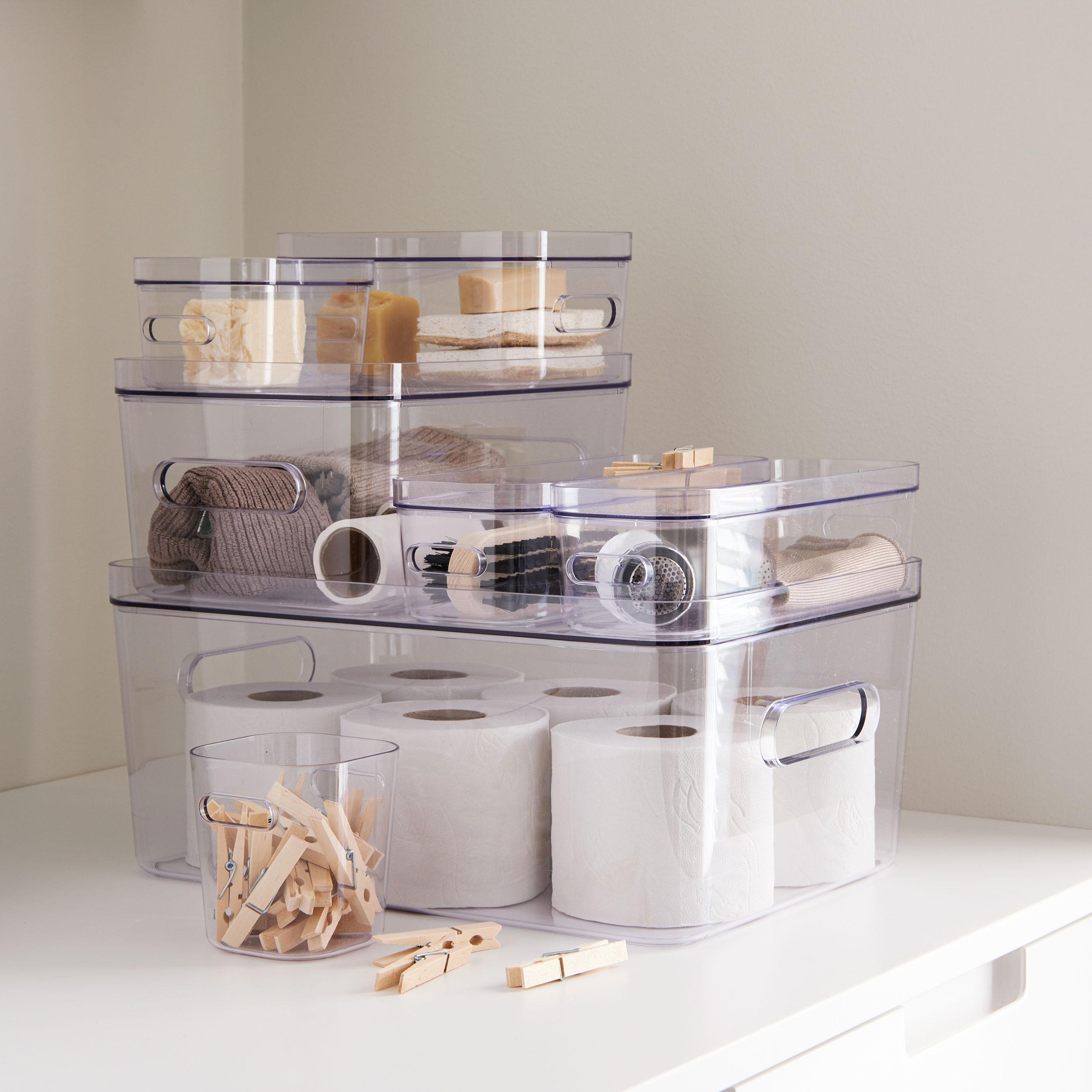 Use clear containers‌ to keep your small ⁣bathroom organized⁤ and clutter-free