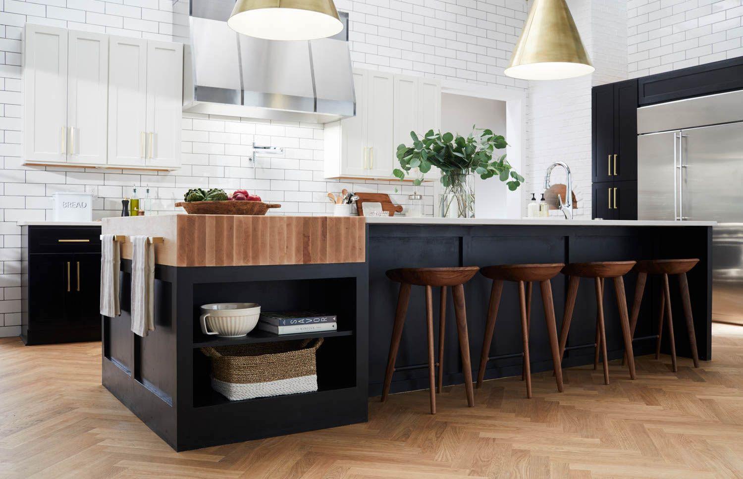 Update countertops ⁣with stylish materials like quartz or butcher block in your eat-in kitchen