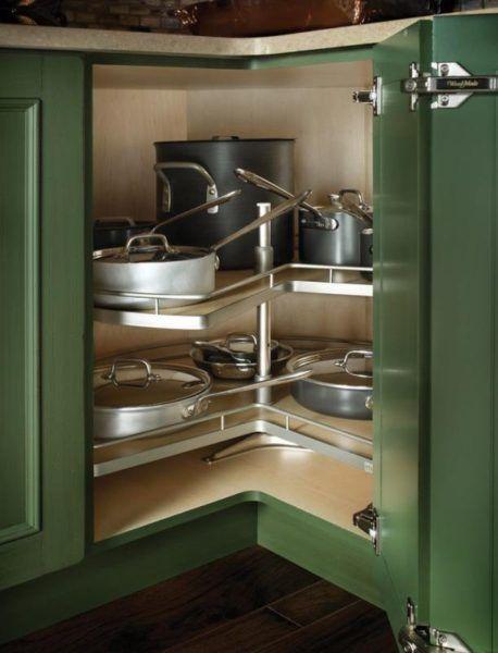 Utilize corner cabinets with rotating ​shelves for easier access in ‍your galley kitchen