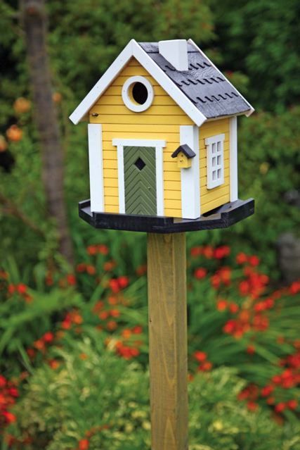 Three ideas for Decorating Your Garden | Bird houses painted, Bird .