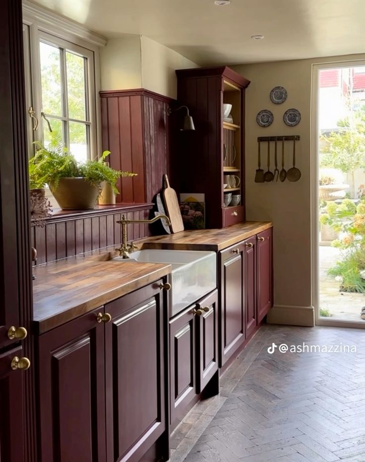 Burgundy Kitchen Essentials for a Stylish Culinary Space