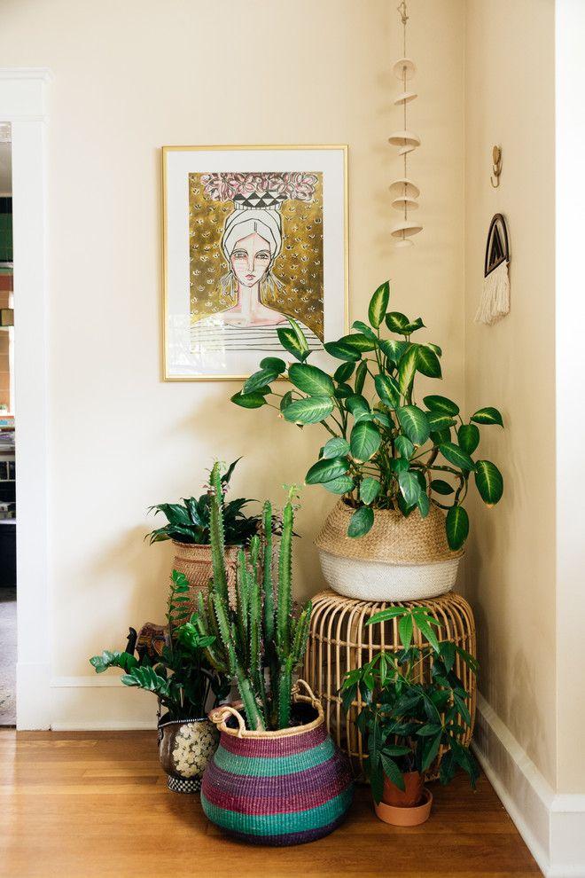 Add ‌indoor⁤ plants for a touch of⁣ nature in your eclectic Living Room ambiance