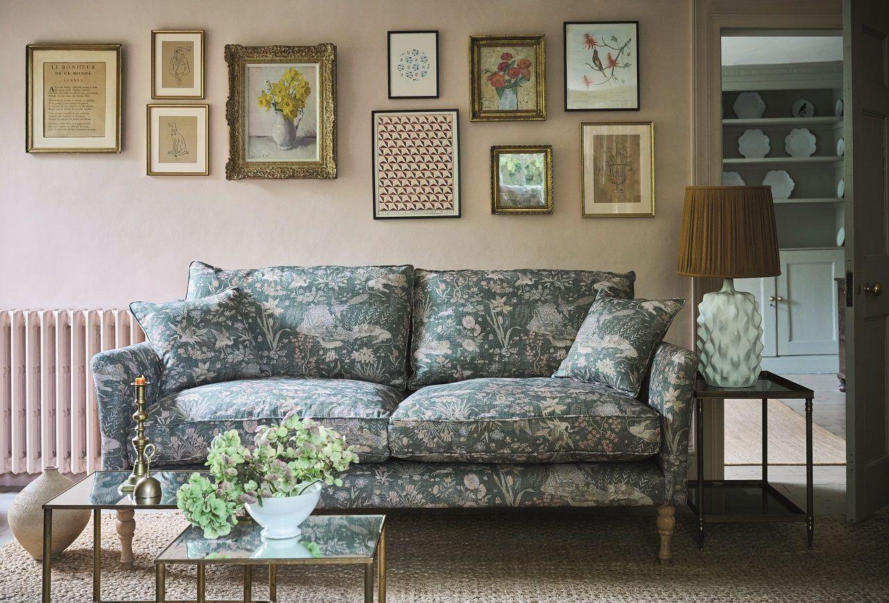 Bold patterns in upholstery ‍rejuvenate traditional Living Room aesthetics